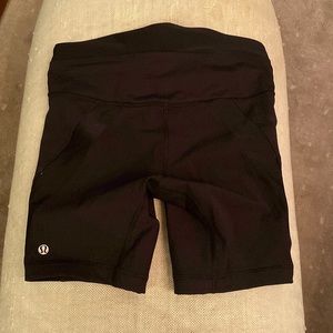 Lululemon cycle shorts, size 4